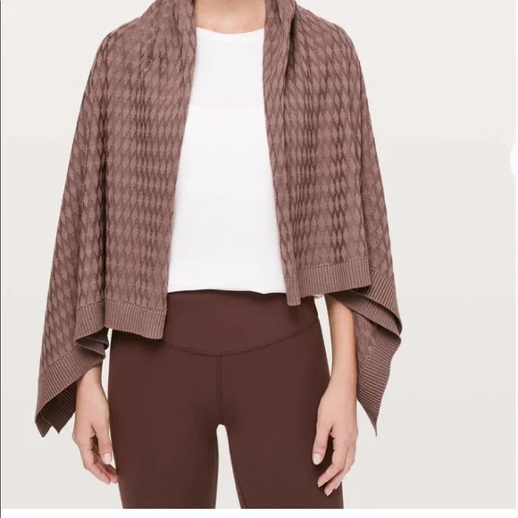 Lululemon Divinity Poncho *WovenSpanish Oak
